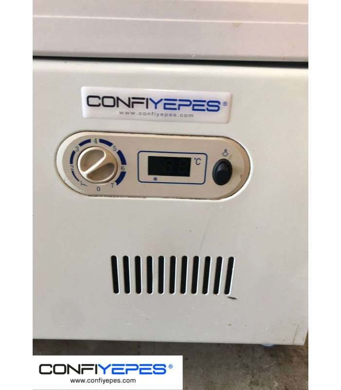 EXPOSITOR PUERTA DE CRISTAL CODYGAS