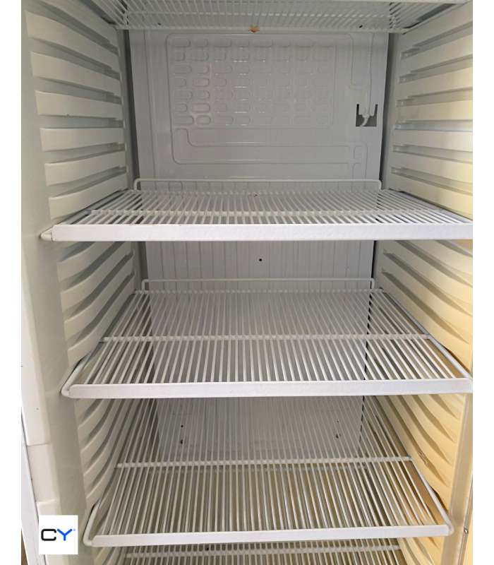 EXPOSITOR VERTICAL PUERTA DE CRISTAL EUROFRED