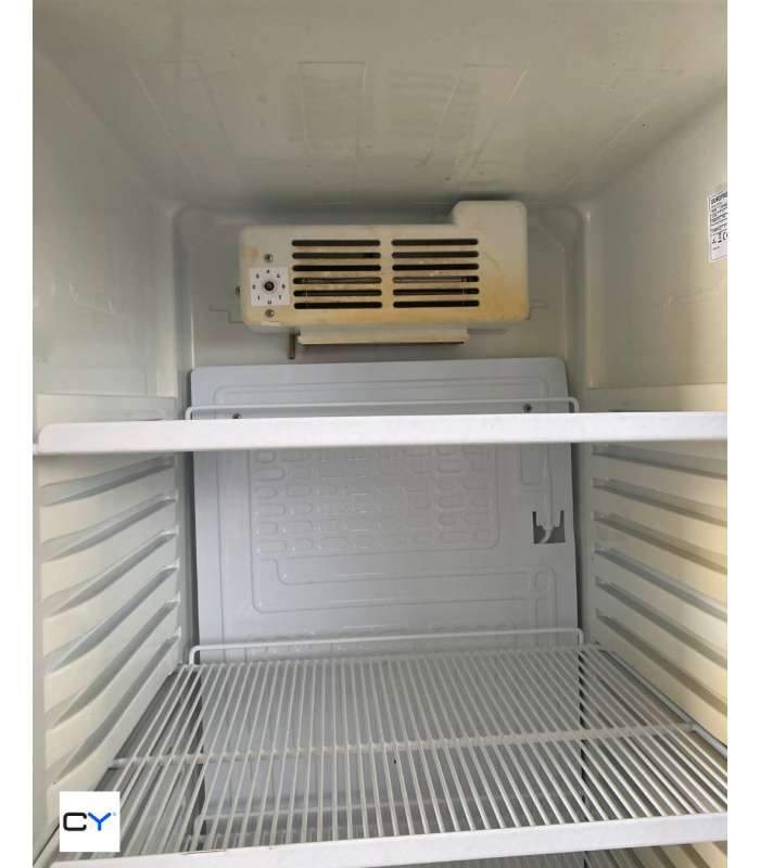 EXPOSITOR VERTICAL PUERTA DE CRISTAL EUROFRED