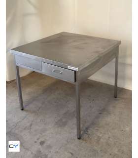 MESA CENTRAL CON CAJONES