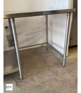 MESA CENTRAL CON DOBLE BANDEJERO PARA CUBETA GN2/1