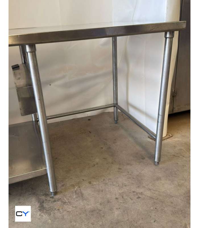 MESA CENTRAL CON DOBLE BANDEJERO PARA CUBETA GN2/1