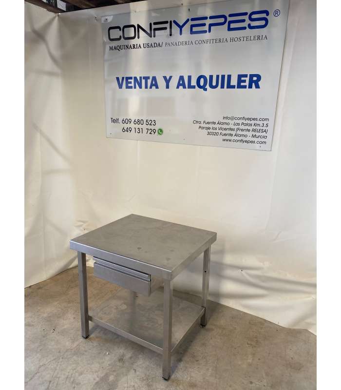 MESA CENTRAL CON CAJON Y LEJA