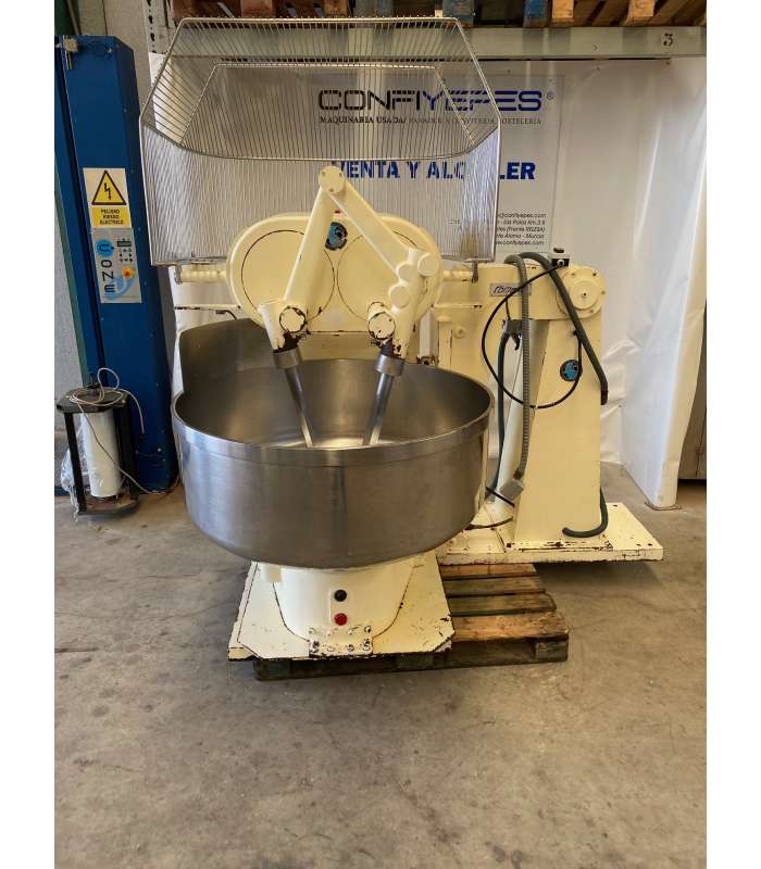 AMASADORA BRAZOS CON VOLQUETE COMEMA