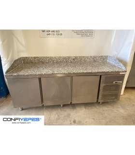 MESA REFRIGERADA CON ENCIMERA DE MÁRMOL COMERSA