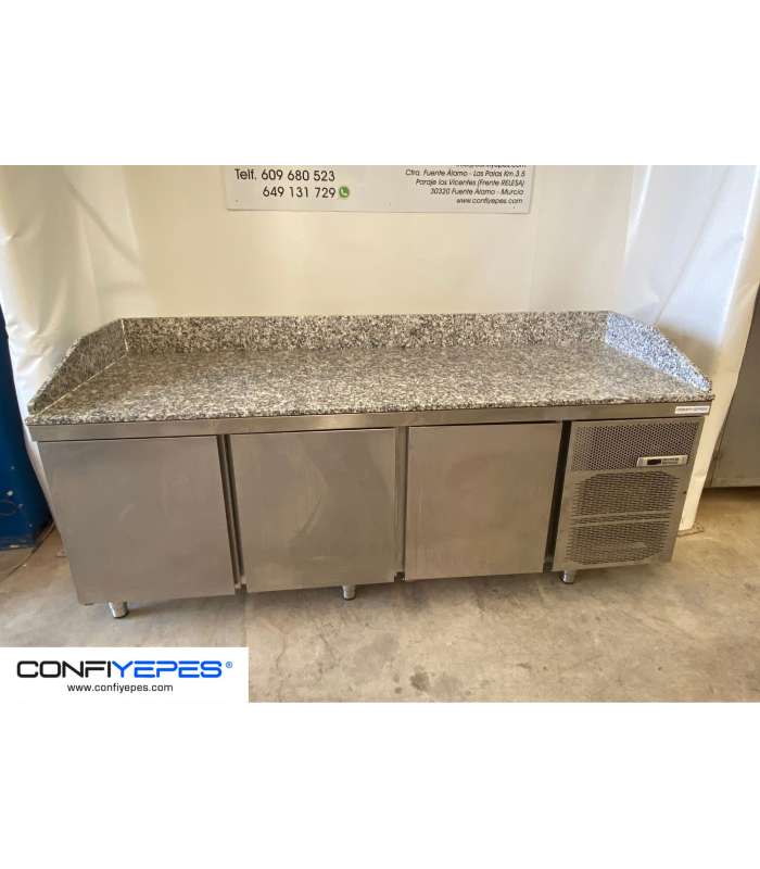MESA REFRIGERADA CON ENCIMERA DE MÁRMOL COMERSA