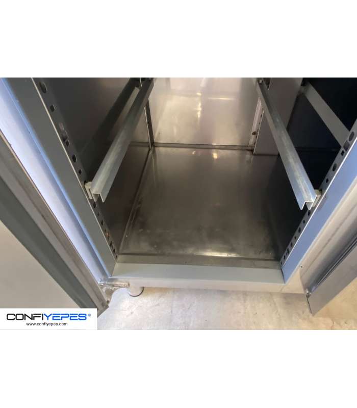 MESA REFRIGERADA CON ENCIMERA DE MÁRMOL COMERSA