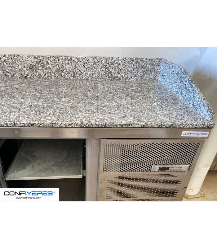 MESA REFRIGERADA CON ENCIMERA DE MÁRMOL COMERSA