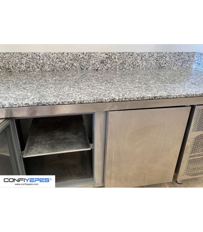 MESA REFRIGERADA CON ENCIMERA DE MÁRMOL COMERSA