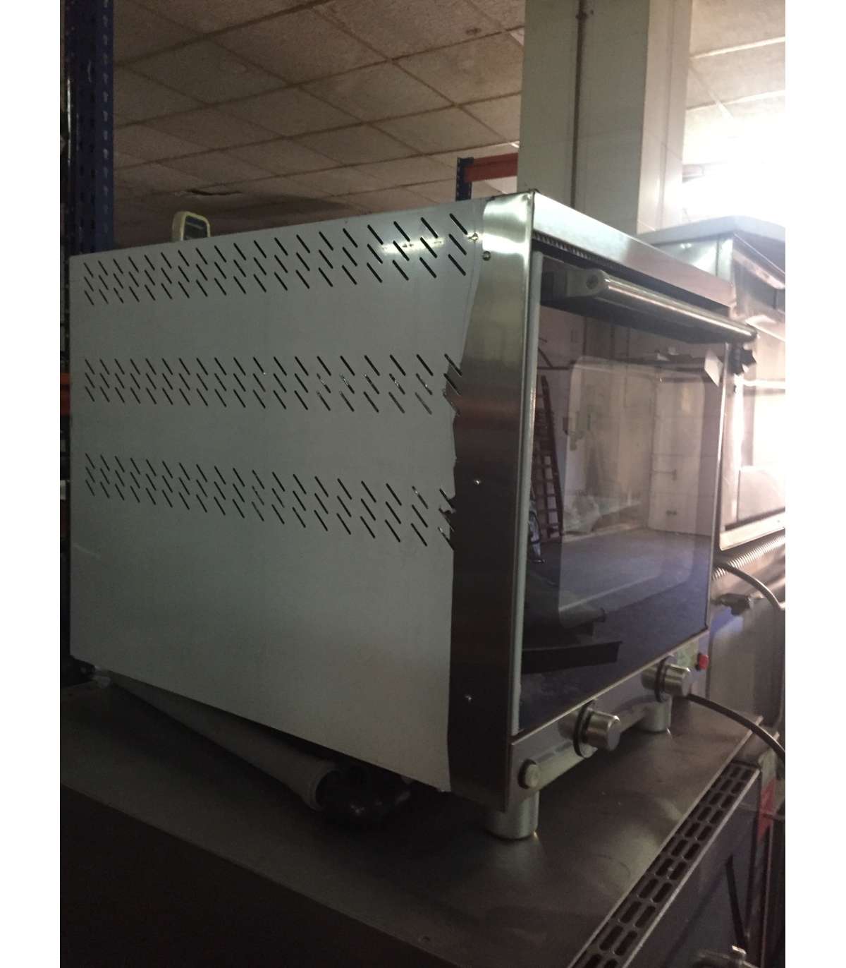 El Ventilador De Refrigeración Del Horno Funciona Continuamente