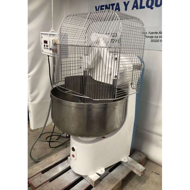 AMASADORA DE BRAZOS DOS VELOCIDADES CON PANEL COMEMA