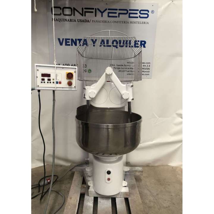 AMASADORA DE BRAZOS DOS VELOCIDADES CON PANEL COMEMA